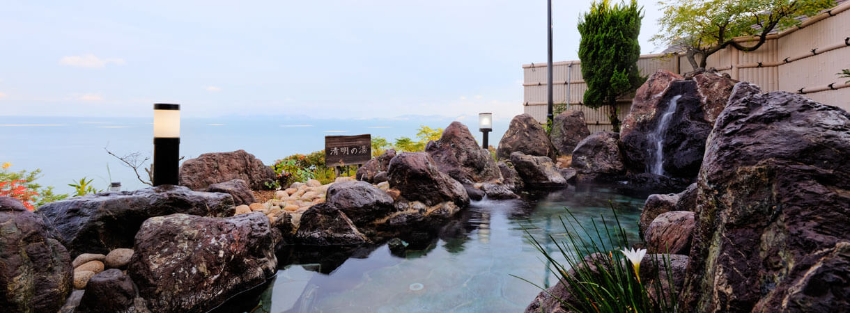 絶景 露天風呂檜風呂・大岩風呂Open-air Bath