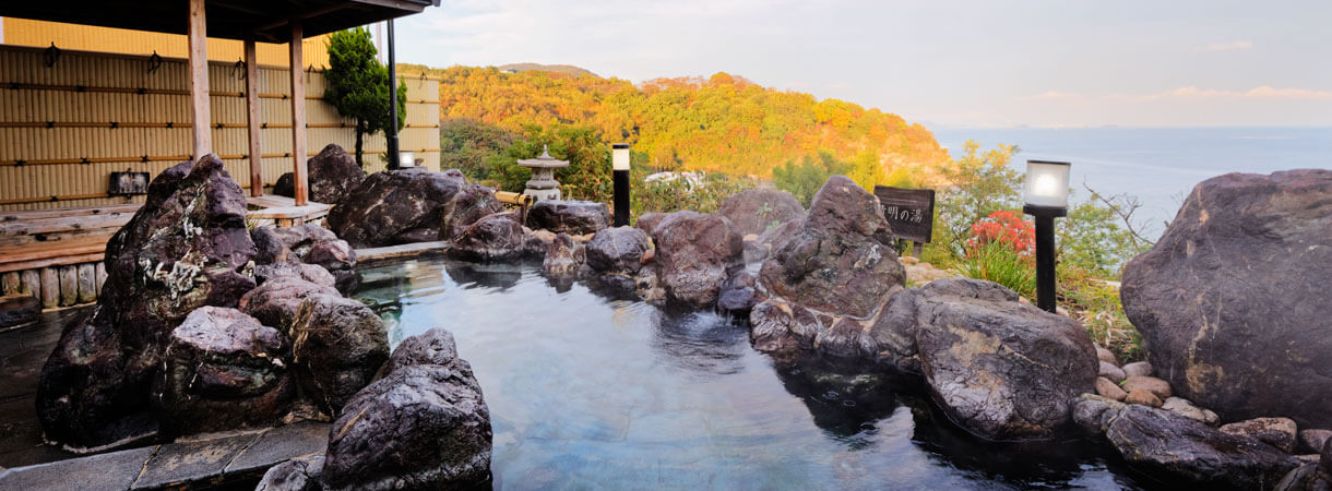 絶景 露天風呂檜風呂・大岩風呂Open-air Bath